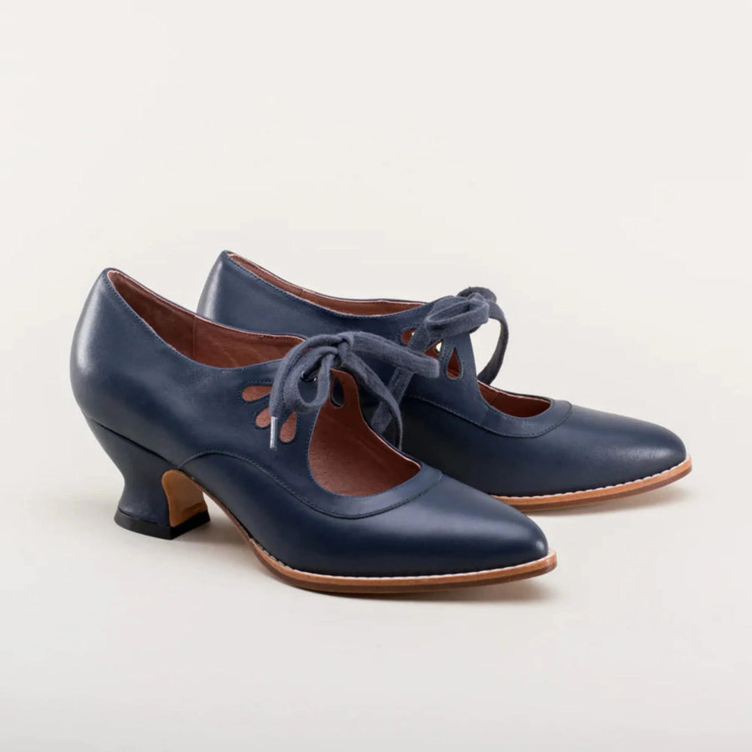 Chaussures Clémentine pour femme à talons orthopédiques, semelle intégrée réduisant la pression pour une élégance confortable.