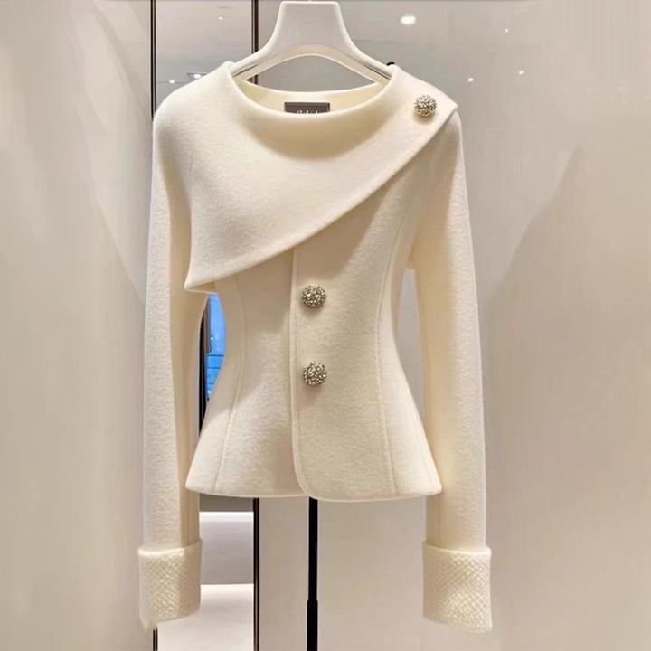 Asymmetrische damesblazer - lang, getailleerd model met knopen