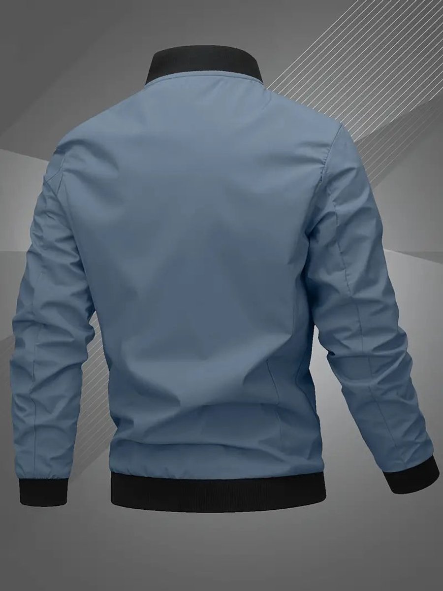 Sportliche leichte Bomberjacke für Herren mit Reißverschluss und Taschen