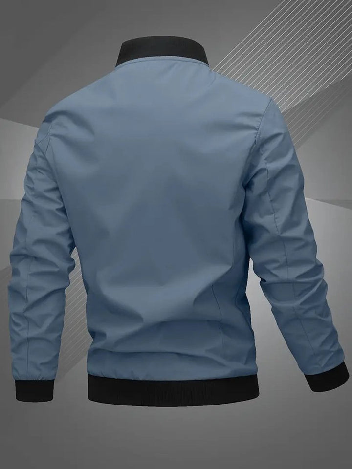 Sportliche leichte Bomberjacke für Herren mit Reißverschluss und Taschen
