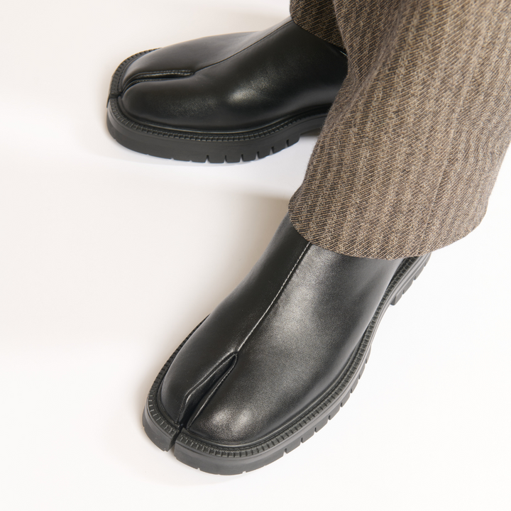 Unisex Slip-On Leather Tabi Shoes with Split Toe and Chunky Sole