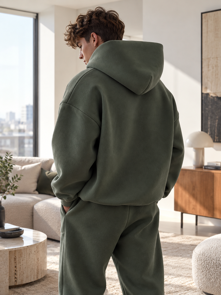 Oversized herenset met capuchon en joggingbroek met trekkoord