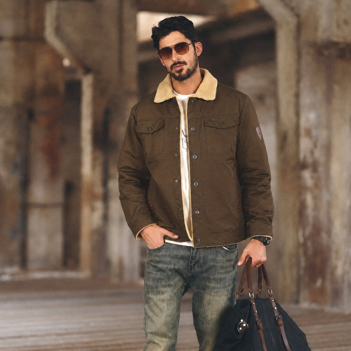 Giacca trucker da uomo foderata in sherpa con colletto risvoltato