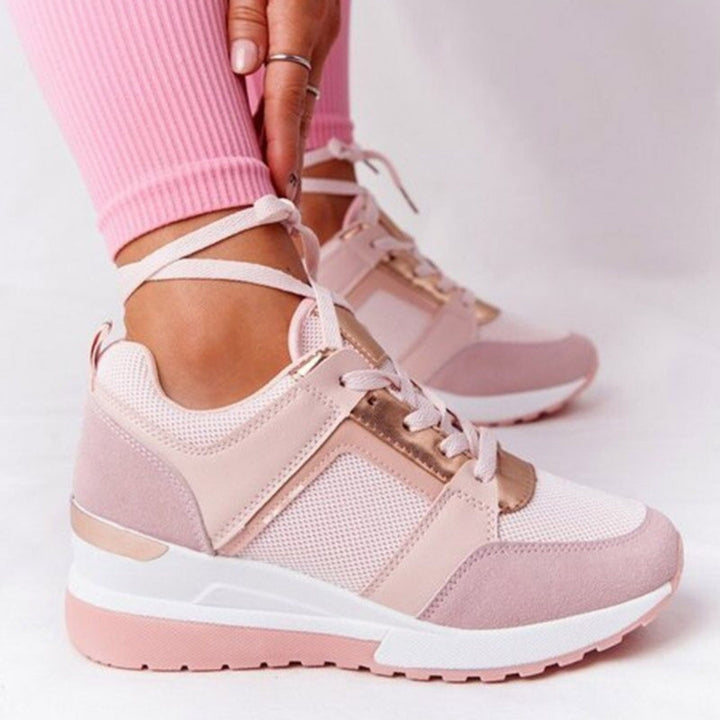 Baskets compensées Anaïs pour femme, effet compensé élégant et conception confortable pour un look sophistiqué au quotidien.