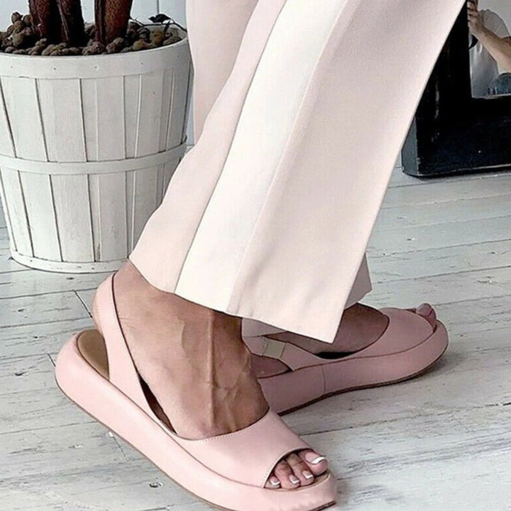 Sandales Émilie pour femme légères et estivales, design simple et confortable adapté aux journées chaudes et sorties d'été.