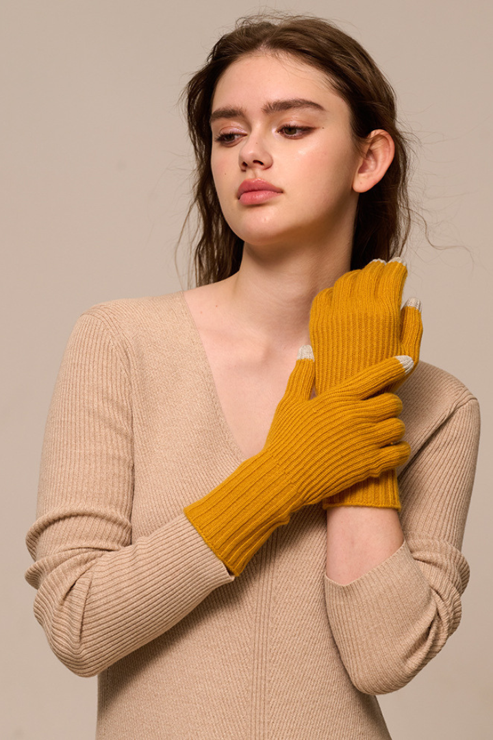 Guanti da donna in misto cashmere – maglia a coste con polsino lungo