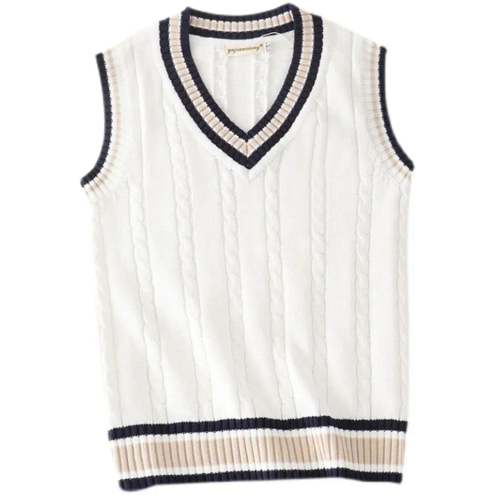 Gilet sans manches pour homme de couleur blanche, avec des détails en côtes et des bords en contraste bleu marine et beige. Un modèle moderne et élégant, parfait pour compléter une tenue décontractée ou un style preppy.