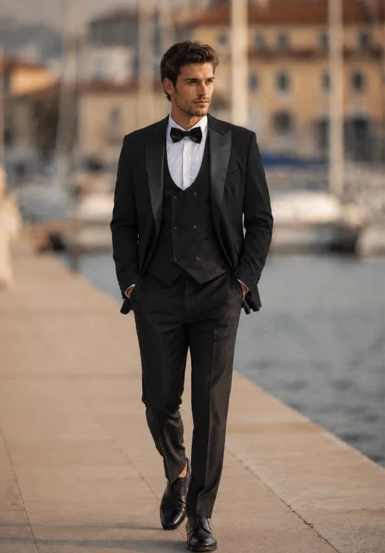 Costume Trois Pièces Homme Coupe Classique avec Col Contrastant et Gilet Boutonné