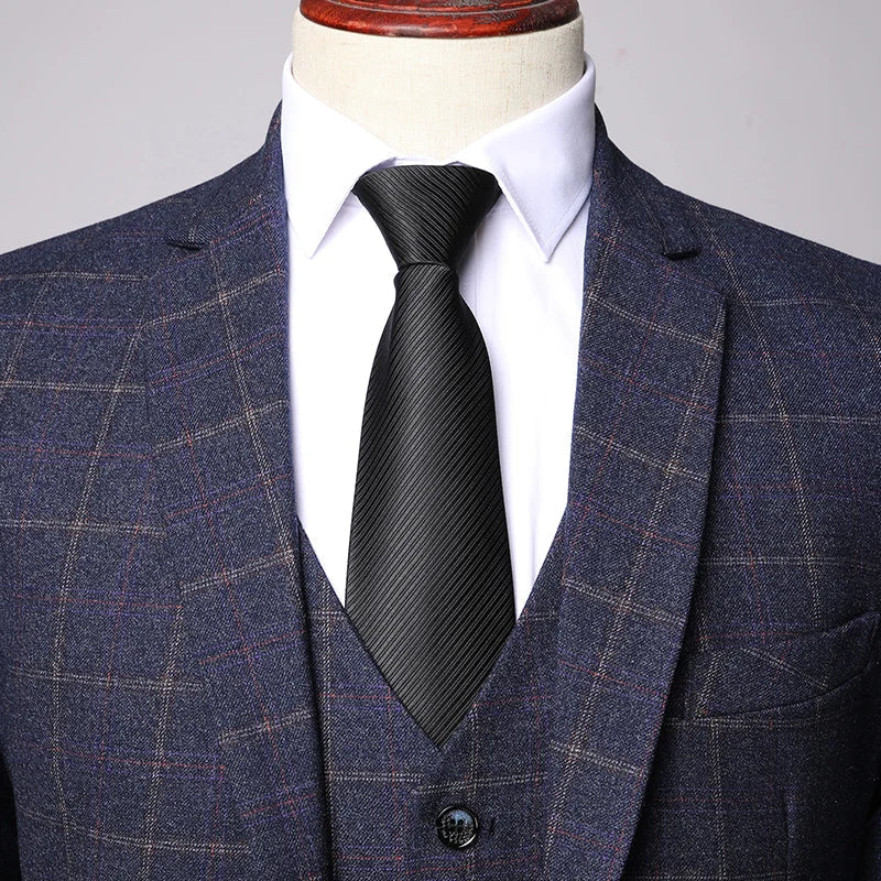 Costume Trois Pièces Invité À Un Mariage Pour Homme | À Carreaux