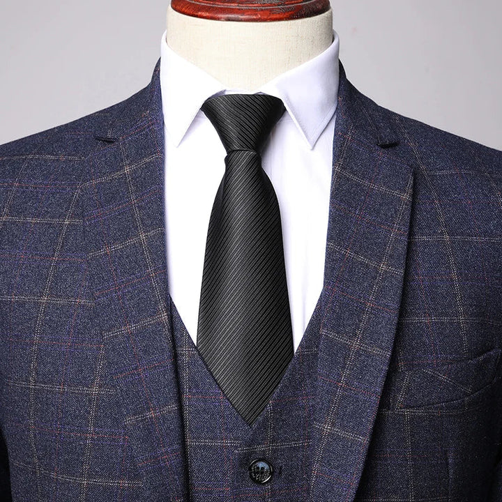 Costume Trois Pièces Invité À Un Mariage Pour Homme | À Carreaux