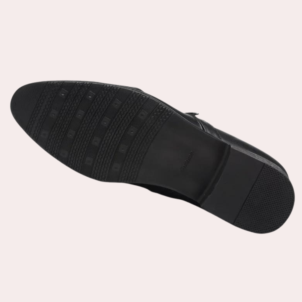 Chaussures Clément pour homme à bout pointu, silhouette moderne et finition soignée pour les occasions habillées.