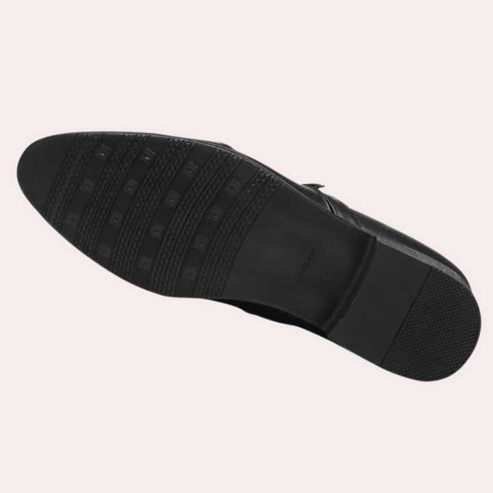 Chaussures Clément pour homme à bout pointu, silhouette moderne et finition soignée pour les occasions habillées.