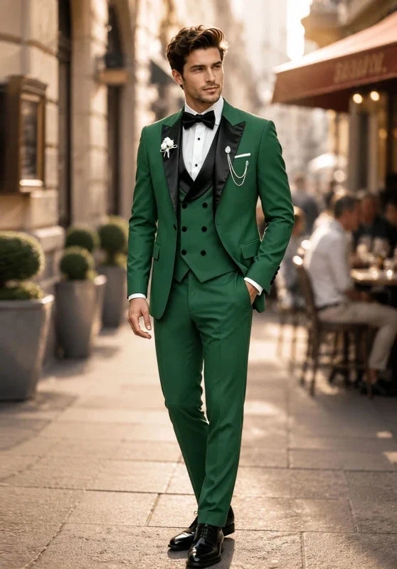 Costume Trois Pièces Homme Coupe Slim avec Col Peak Contrastant et Gilet Croisé