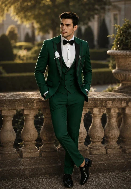 Costume Trois Pièces Homme Coupe Slim avec Col Peak et Gilet Croisé