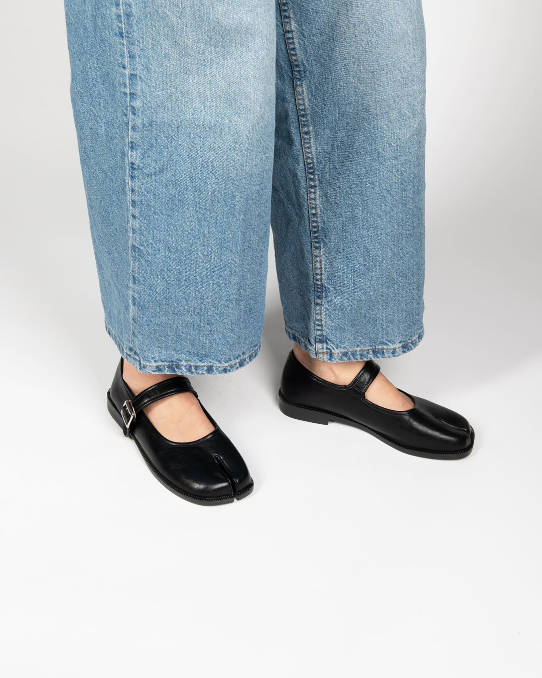 Women's Faux Leather Mary Jane Shoes with Buckle Strap and Split Toe
