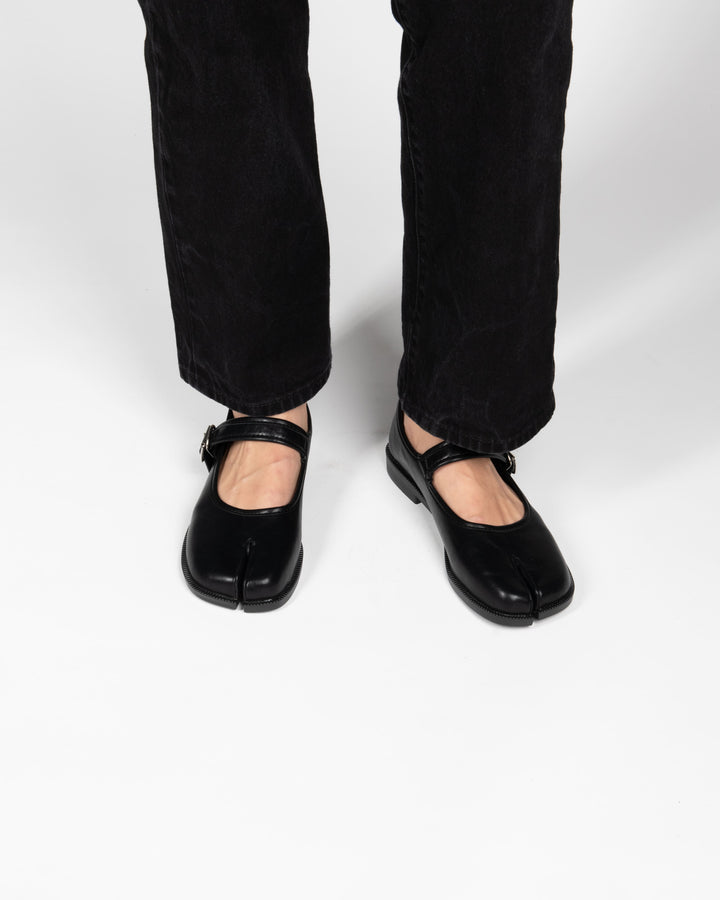 Women's Faux Leather Mary Jane Shoes with Buckle Strap and Split Toe
