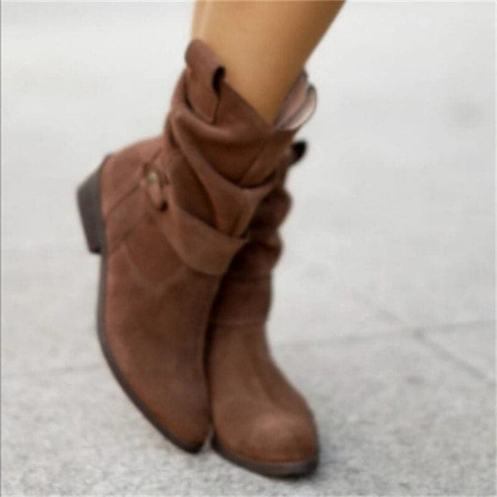 Bottines hautes femme marron en suédine avec tige plissée, fermeture zippée et talon bas, style moderne et confortable.