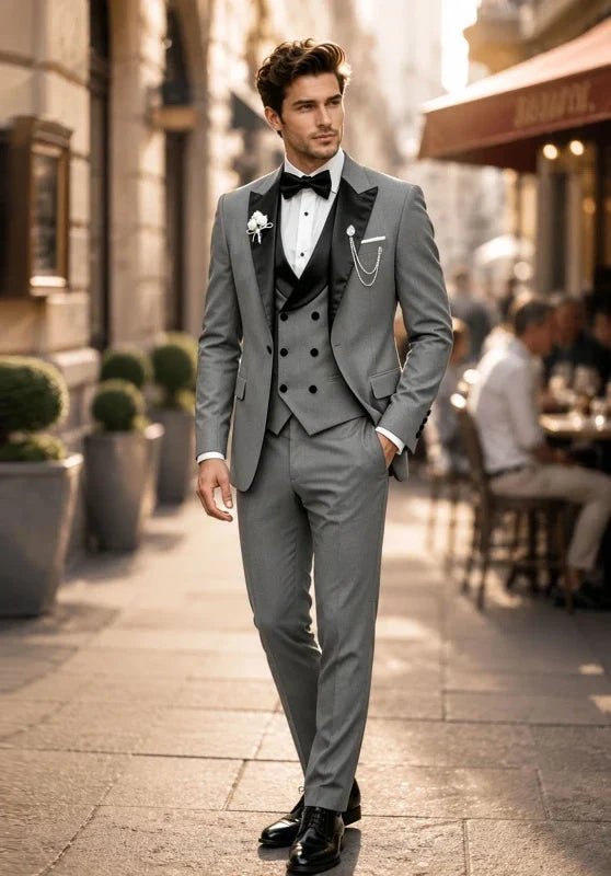 Costume Trois Pièces Homme Coupe Slim avec Col Peak Contrastant et Gilet Croisé