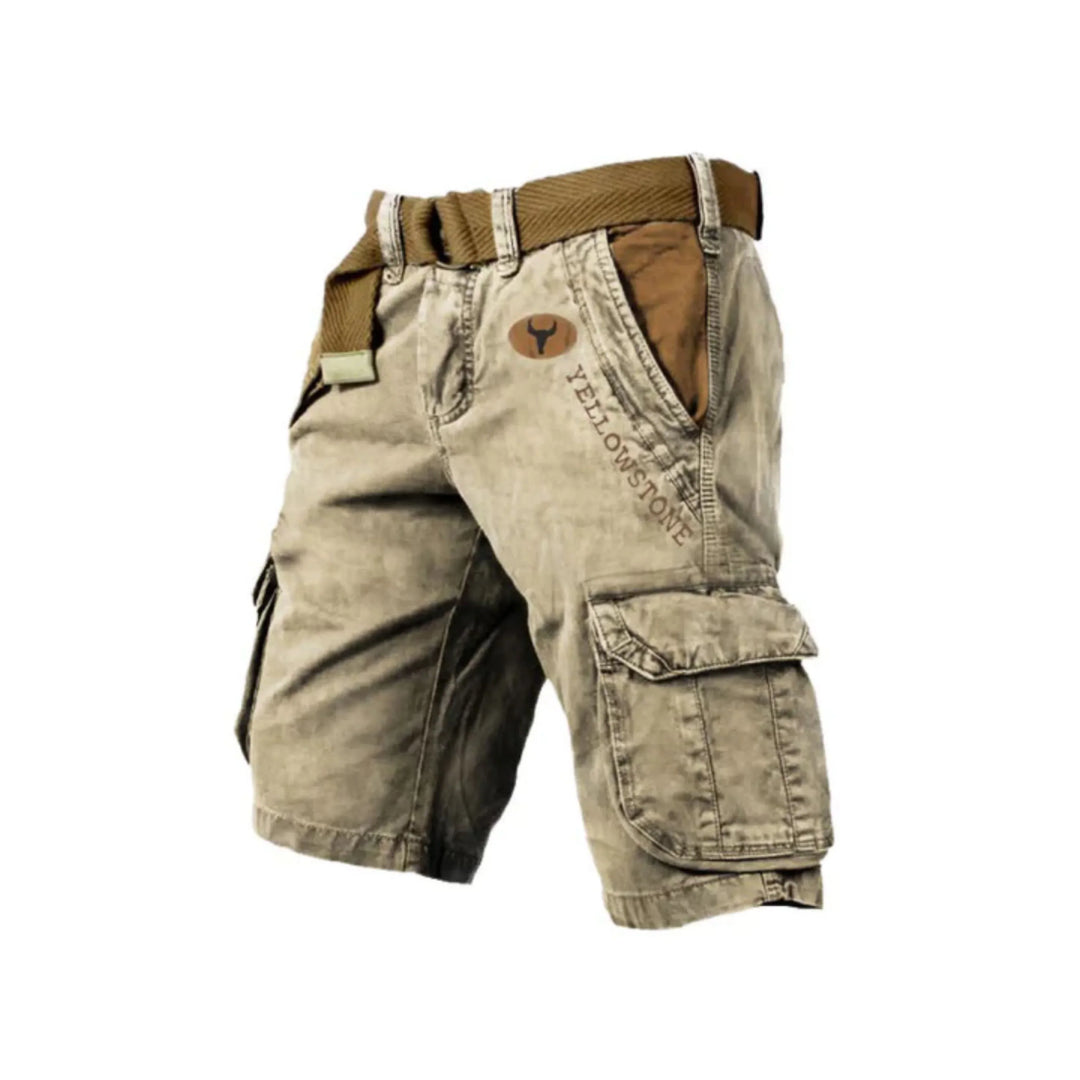 Short cargo beige avec poches latérales pratiques et ceinture ajustable, parfait pour un look décontracté et fonctionnel. Idéal pour les journées d'été ou les activités en plein air.