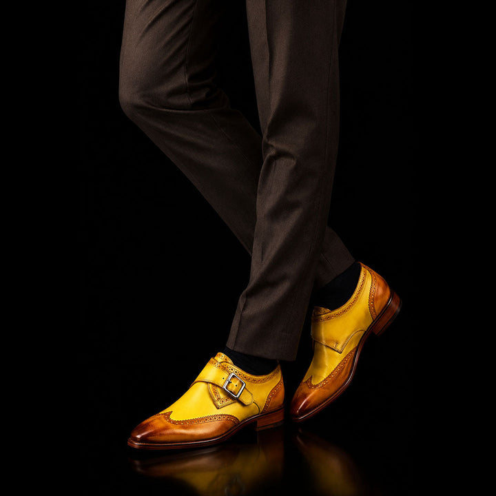 Zweifarbige Herren-Lederschuhe mit einfacher Schnalle und Brogue-Details