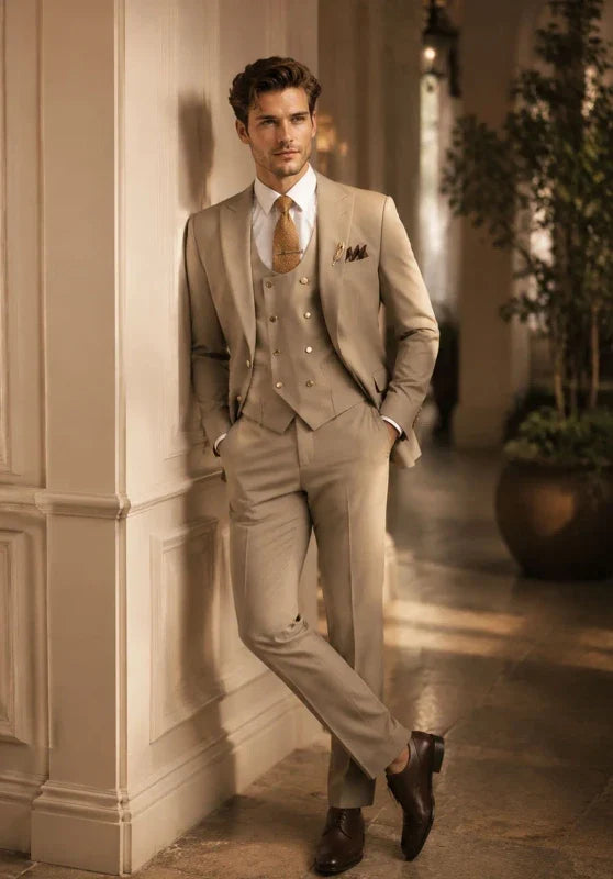 Costume Trois Pièces Homme Coupe Slim Élégant avec Col Peak et Gilet Croisé