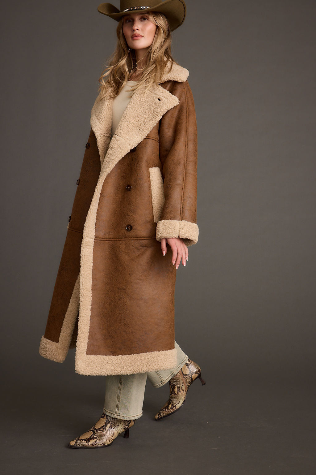 Veste en Cuir d'Agneau Véritable pour Femme Marron avec Col en Fausse Fourrure