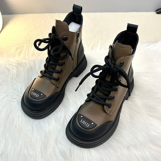 Bottines en cuir marron à lacets pour femmes, dotées d'une semelle antidérapante et d'une fermeture éclair pour un enfilage facile, parfaites pour un look moderne et confortable.
