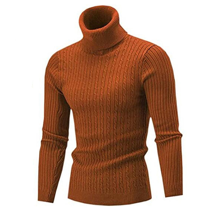 Un pull côtelé à col roulé de couleur orange pour homme, idéal pour les journées fraîches d'automne ou d'hiver.