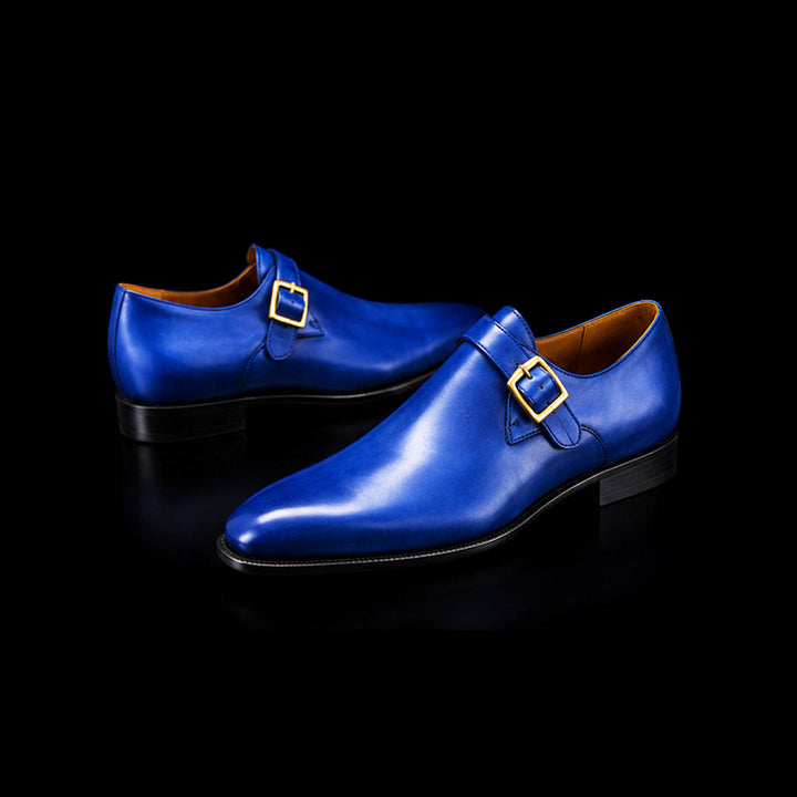 Herren-Schuhe aus Leder mit einfacher Schnalle, goldener Schnalle und spitzer Zehenpartie