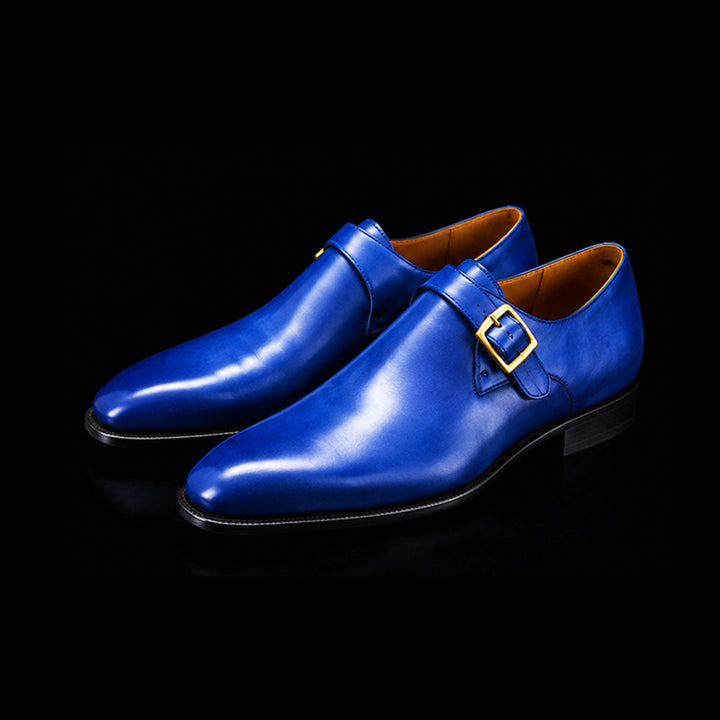 Herren-Schuhe aus Leder mit einfacher Schnalle, goldener Schnalle und spitzer Zehenpartie
