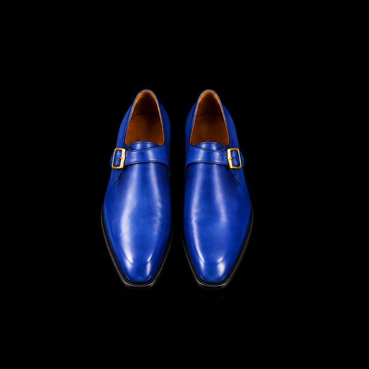 Herren-Schuhe aus Leder mit einfacher Schnalle, goldener Schnalle und spitzer Zehenpartie