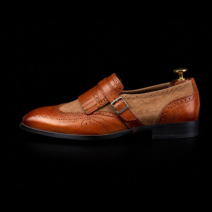 Herren-Schuhe aus Wildleder und Leder mit einfacher Schnalle und Quasten