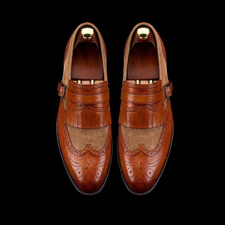 Herren-Schuhe aus Wildleder und Leder mit einfacher Schnalle und Quasten