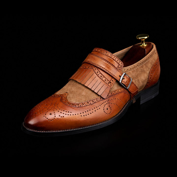 Herren-Schuhe aus Wildleder und Leder mit einfacher Schnalle und Quasten