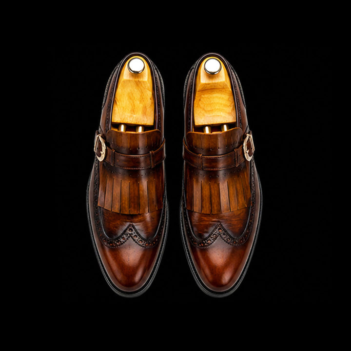 Herren-Loafer aus patiniertem Leder mit Schnalle und Brogue-Details