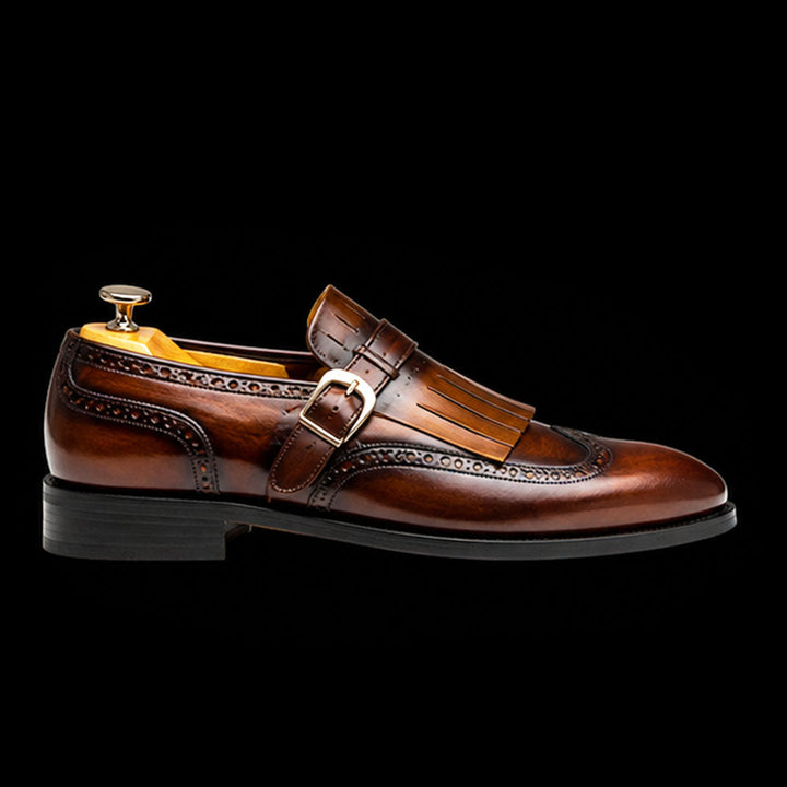 Herren-Loafer aus patiniertem Leder mit Schnalle und Brogue-Details