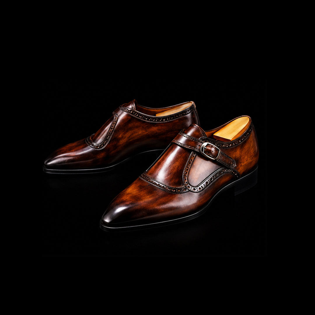 Herren-Lederschuhe mit Schnalle, Patina und Brogue-Details