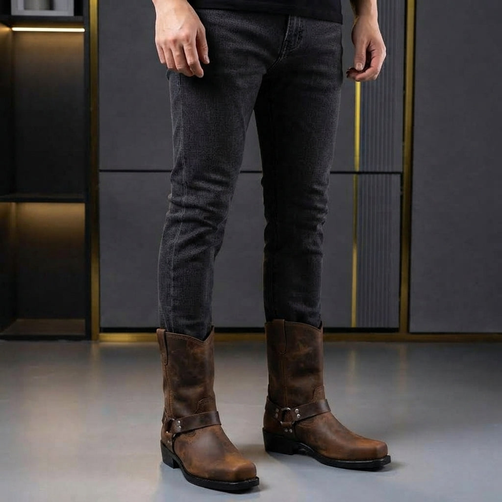 Hohe Herren-Westernstiefel mit Schnalle und runder Zehenpartie