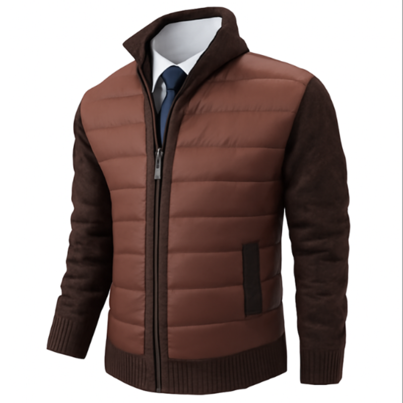 Veste pour homme en maille marron assortie, avec un corps matelassé couleur café et des manches en maille marron. Elle est dotée d'une fermeture éclair centrale et de poches latérales, alliant confort et élégance pour un style moderne.