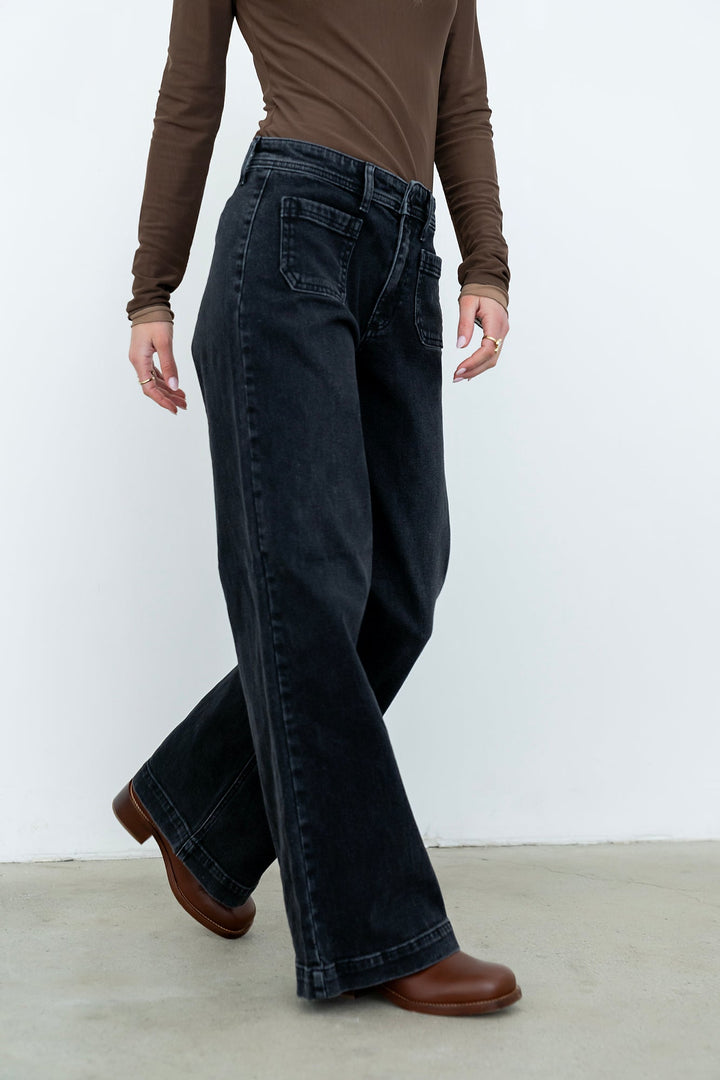 Jean Large Femme – Taille Haute Denim Noir Délavé