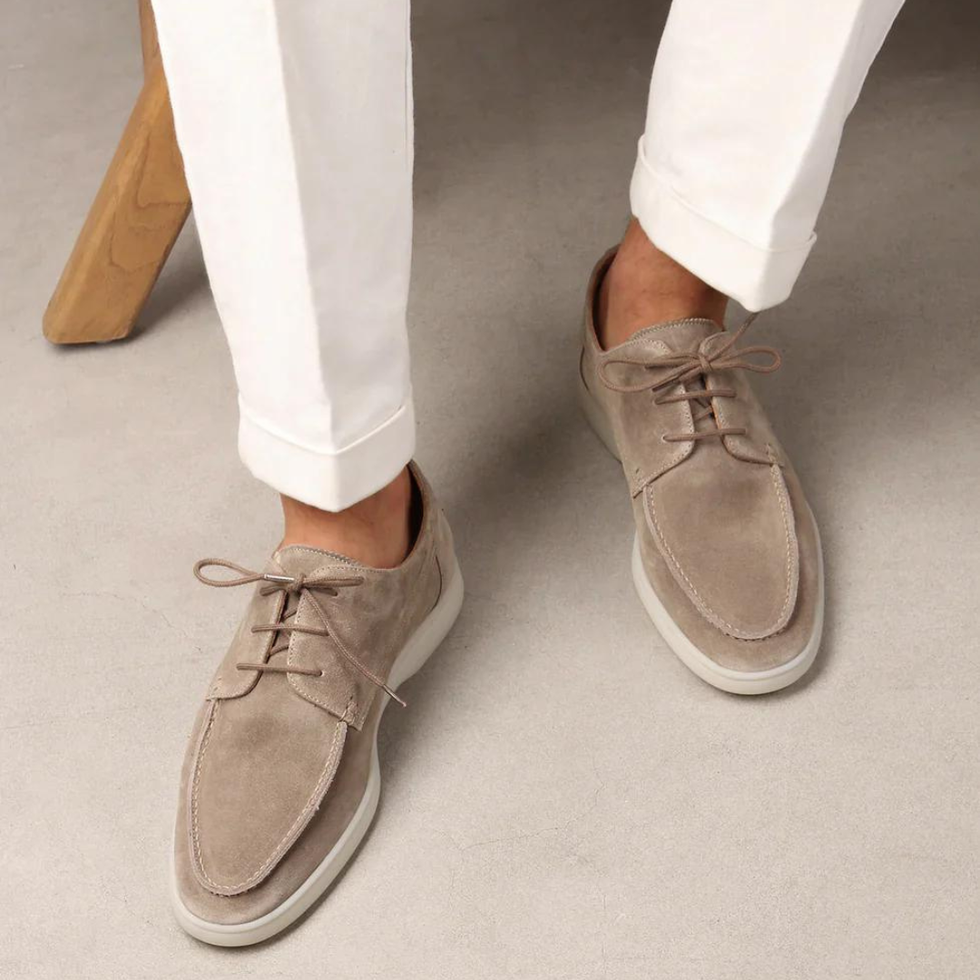 Mocassins Bertrand pour homme à lacets classiques, finition travaillée et silhouette polyvalente adaptée au quotidien soigné.