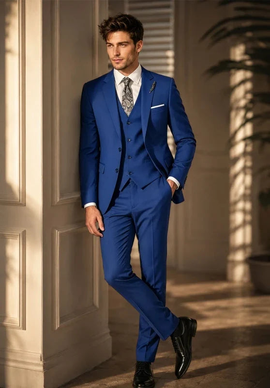 Costume Trois Pièces Homme Coupe Formelle avec Col Notch et Gilet Quatre Boutons