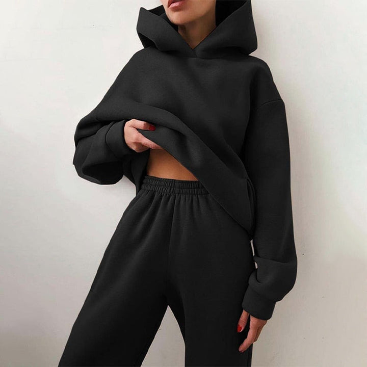 Completo da donna oversize con felpa con cappuccio e pantaloni jogger