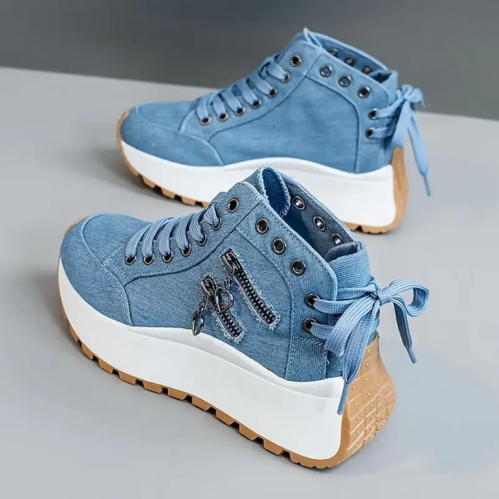 Damen-Keilsneaker mit Schnürung, runder Zehenpartie und dicker Sohle
