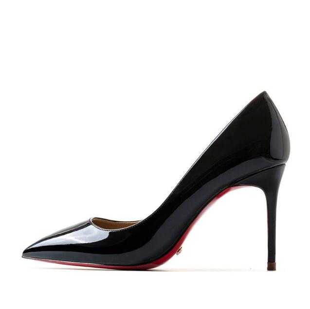Damen-Pumps aus Lackleder mit Stilettoabsatz und roter Sohle