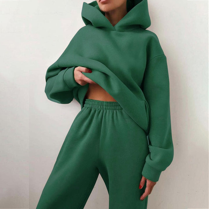 Completo da donna oversize con felpa con cappuccio e pantaloni jogger