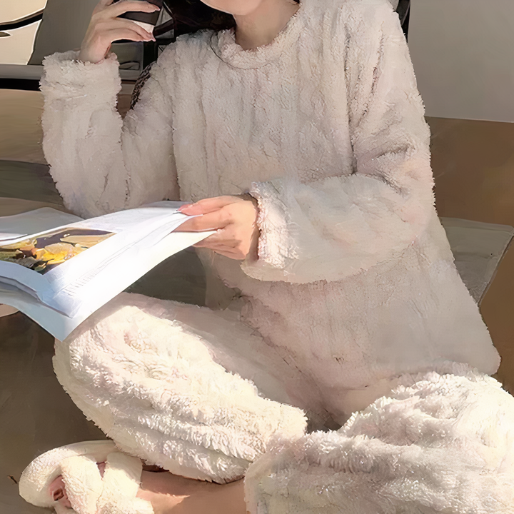 Women's Warm Fleece Loose-Fit Pajama Set