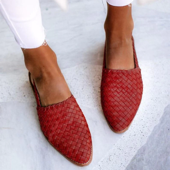Sandales Joséphine pour femme à bout pointu et texture tissée raffinée, allure élégante pour sorties estivales et fêtes en plein air.