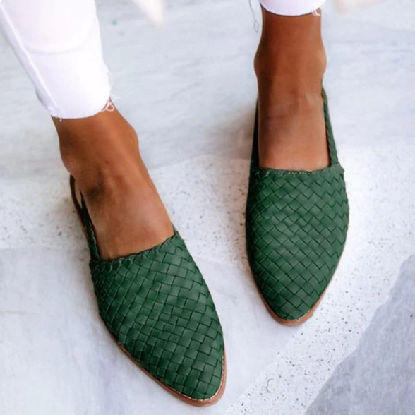 Sandales Joséphine pour femme à bout pointu et texture tissée raffinée, allure élégante pour sorties estivales et fêtes en plein air.