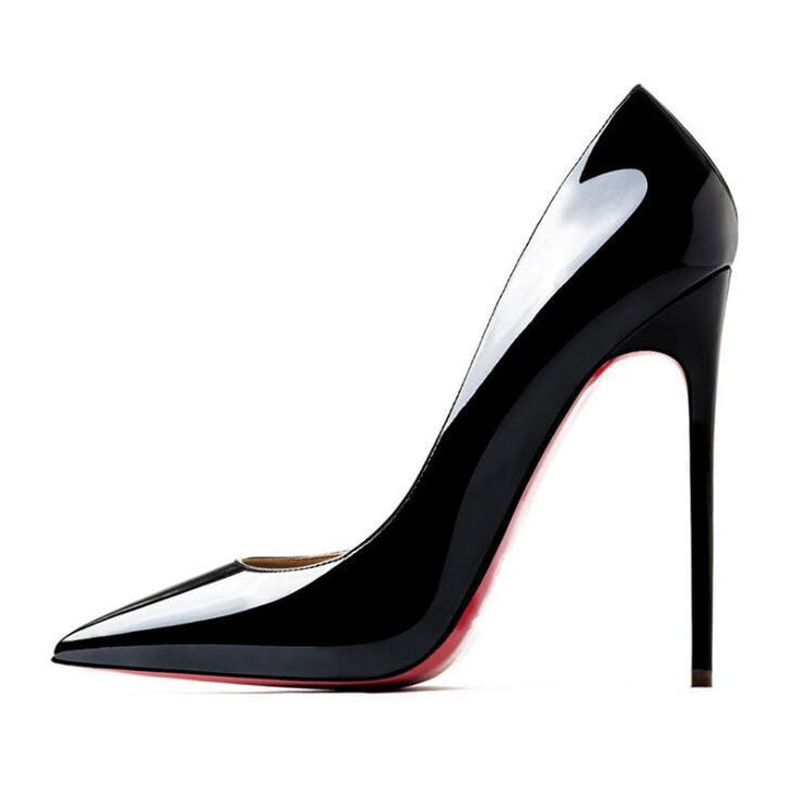 Damen-Pumps aus Lackleder mit Stilettoabsatz und roter Sohle